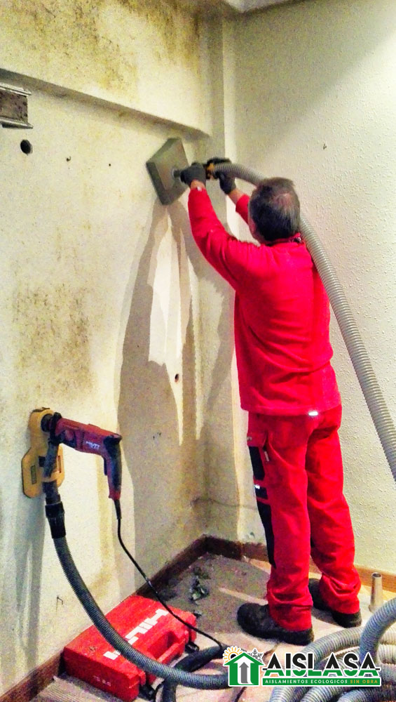 Aislasa realizando aislamiento